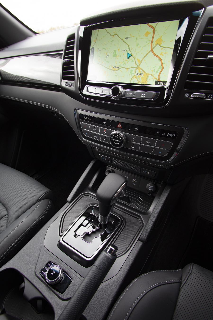 Торпедо SsangYong Musso Rhino XL 2020 года  (UK) (фото 27 из 38)